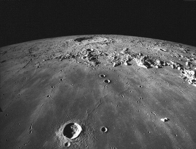 Διάστημα: Γιατί οι επιστήμονες θέλουν να κάνουν το φεγγάρι «αλοιφή»;