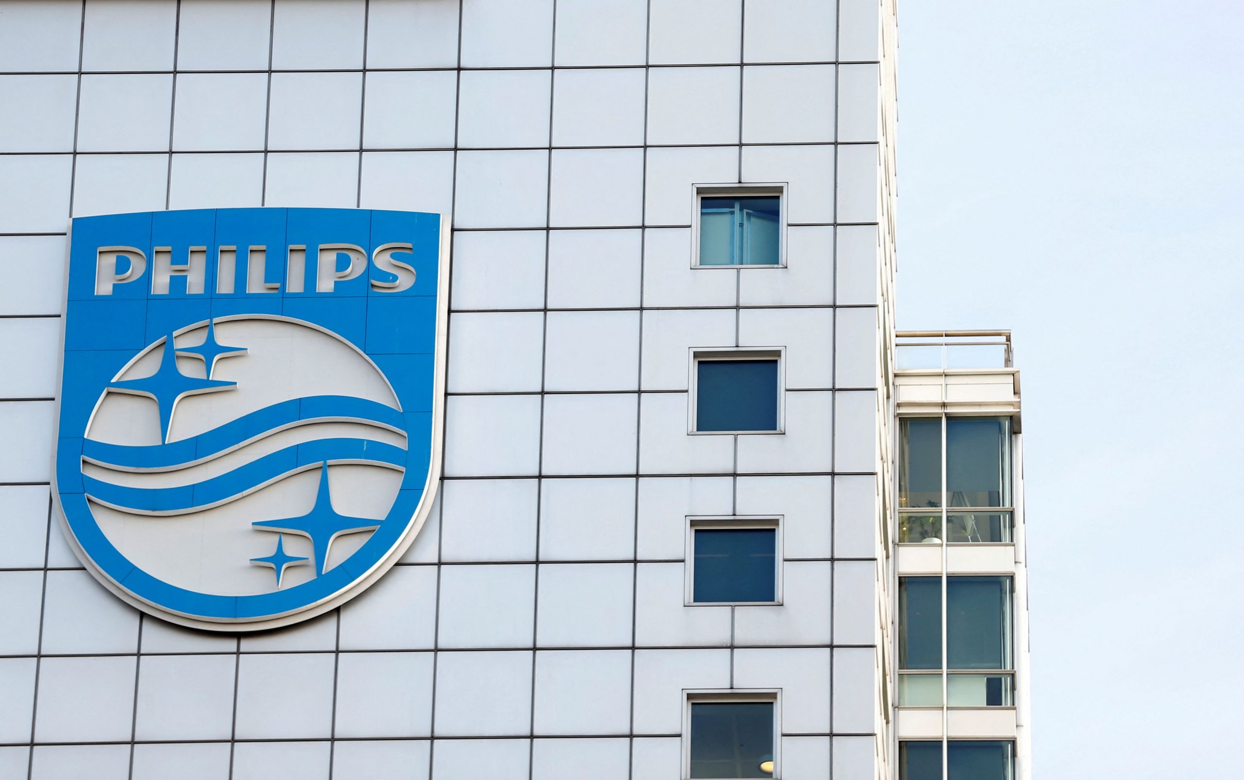 Philips: Η μαζική ανάκληση αναπνευστήρων έβαλε στην…. εντατική τις πωλήσεις