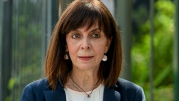 President Sakellaropoulou congratulated Emmanuel Macron on re-election