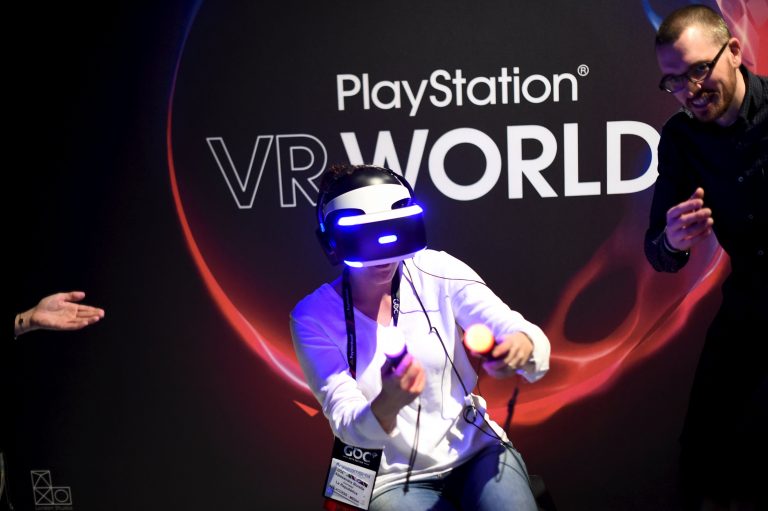 «Ζόρια» για τη Sony από νέους ανταγωνιστές στον πόλεμο του gaming