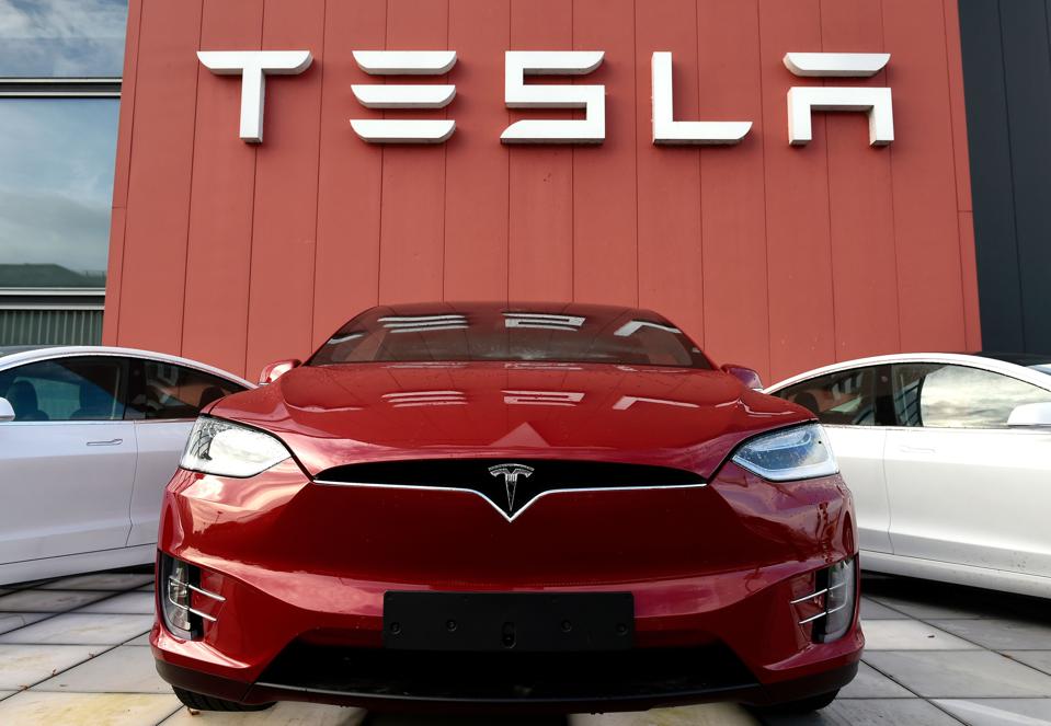 Tesla: «Βυθίστηκαν» οι πωλήσεις στην Κίνα τον Δεκέμβριο