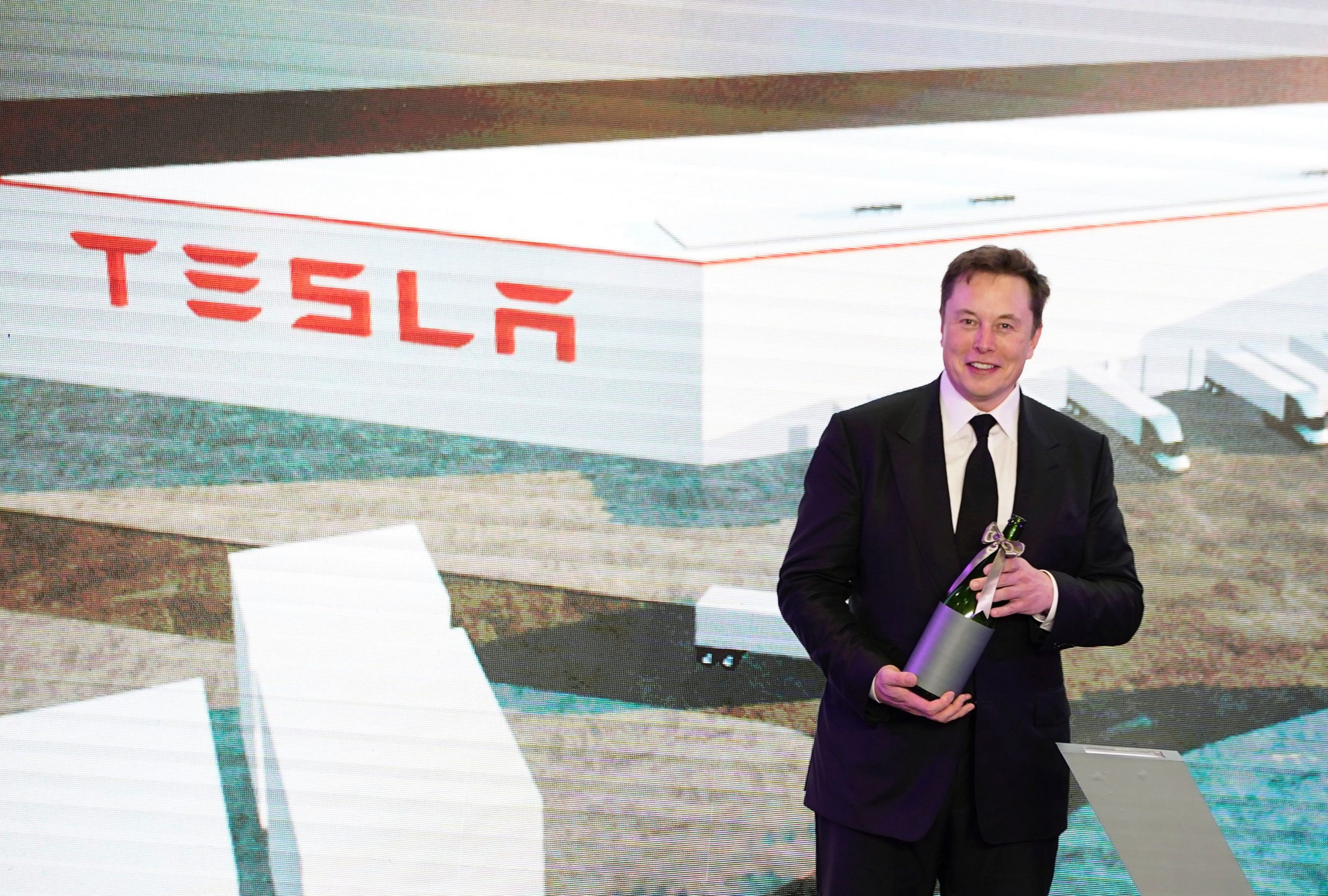 Tesla: Αύξηση κερδών 760% στο τέταρτο τρίμηνο