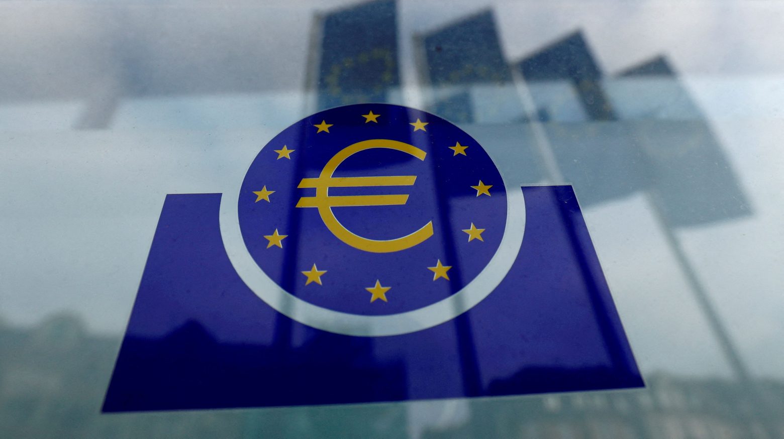 JP Morgan: Στο 4% αναμένει να φθάσει τα επιτόκια η ΕΚΤ