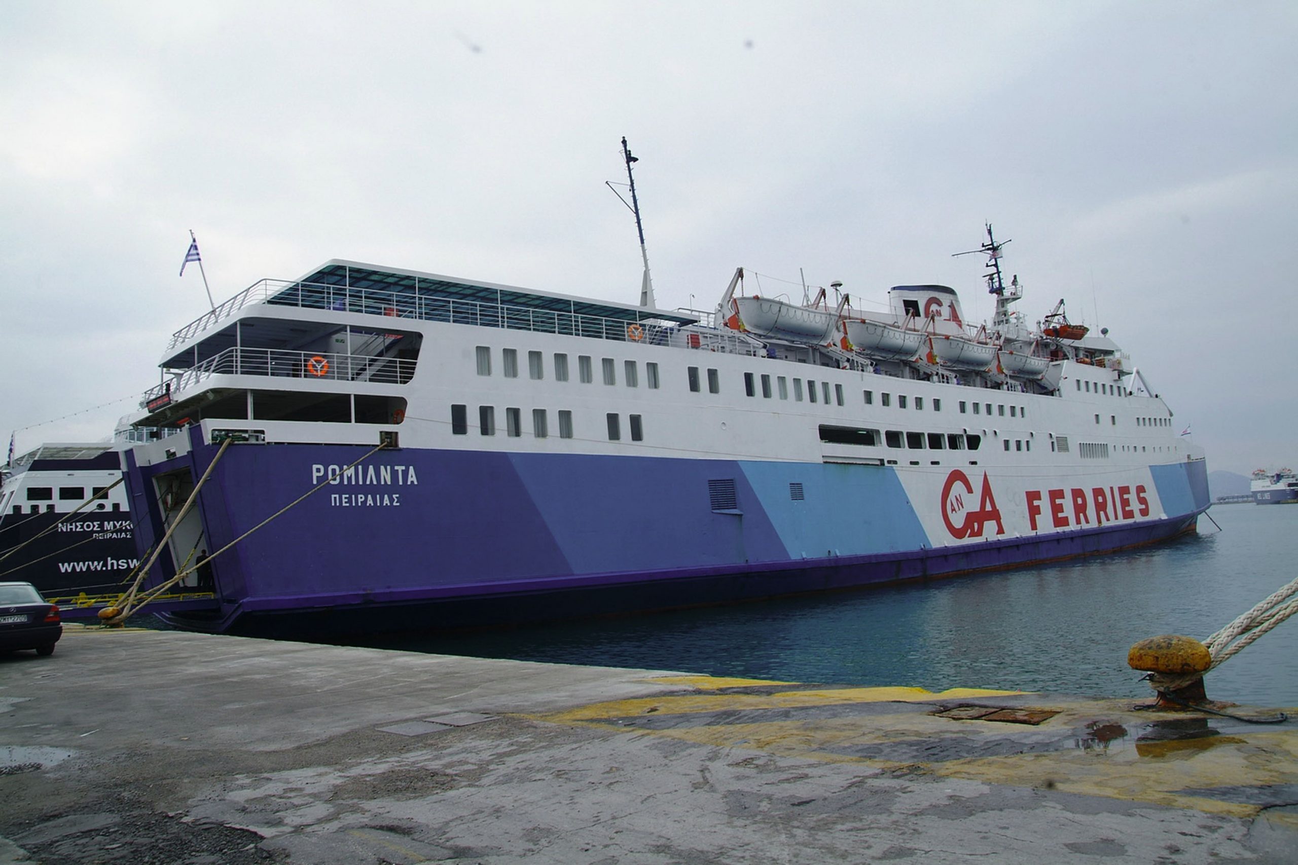 Σύσκεψη Σκρέκα και Πλακιωτάκη: Συζήτησαν για την ηλεκτροδότηση των ελλιμενιζόμενων πλοίων