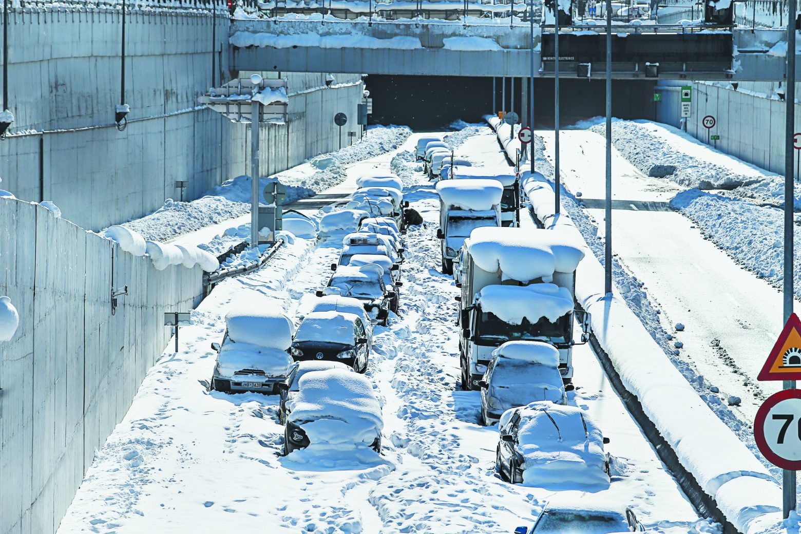 Attiki Odos highway: The responsibilities for trapped motorists during severe weather front “Elpida”