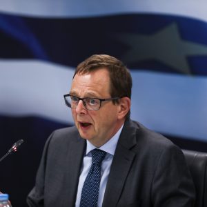 Τόμσεν: Θα συνεχίσουμε να στηρίζουμε την Ελλάδα