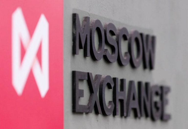 Ρωσία: Το χρηματιστήριο της Μόσχας άνοιξε με «βουτιά» σχεδόν 14%