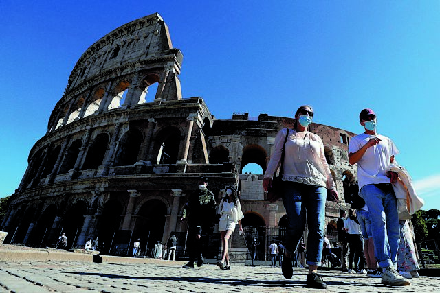 Ιταλία: Από τις 11 Φεβρουαρίου οι προστατευτικές μάσκες θα πάψουν να είναι υποχρεωτικές στους ανοικτούς χώρους