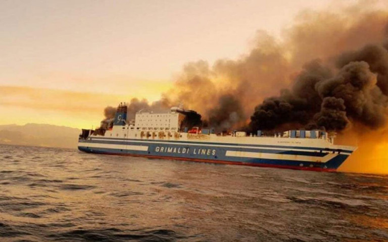 Euroferry Olympia: Το τέταρτο πλοίο της εταιρείας που παραδίδεται στις φλόγες