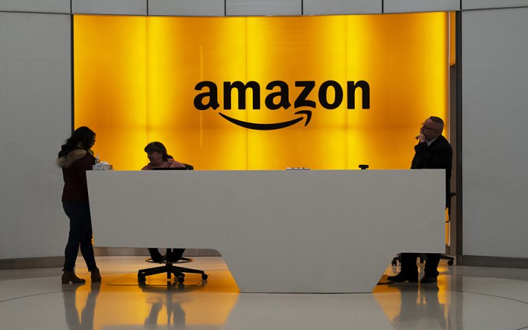 Amazon: Τριήμερη εργασία από το… γραφείο ξεκινά την Πρωτομαγιά