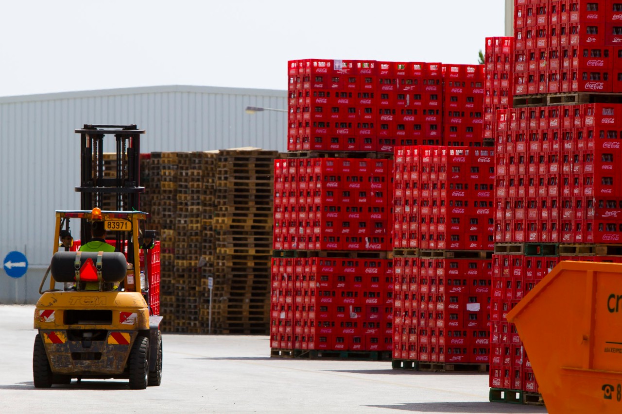 Coca-Cola HBC: Δεν δίνει guidance – Kλειστό το εργοστάσιο στο Κίεβο