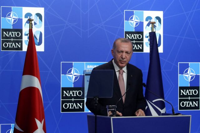 Bloomberg: Να μην εμποδίσει ο Ερντογάν τη διεύρυνση του ΝΑΤΟ