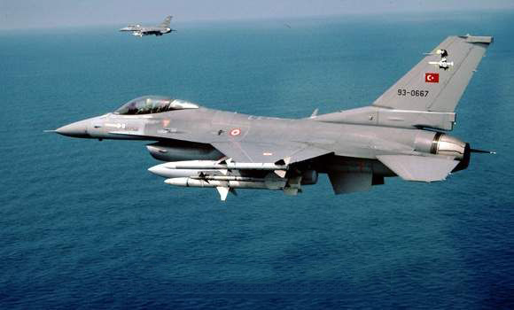 Τουρκία: 4 υπερπτήσεις από τουρκικά F-16 σε Μακρονήσι και Ανθρωποφάγους