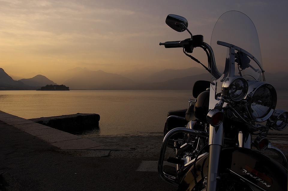 ELSTAT: Greeks forsaking cars and turning to motorcycles