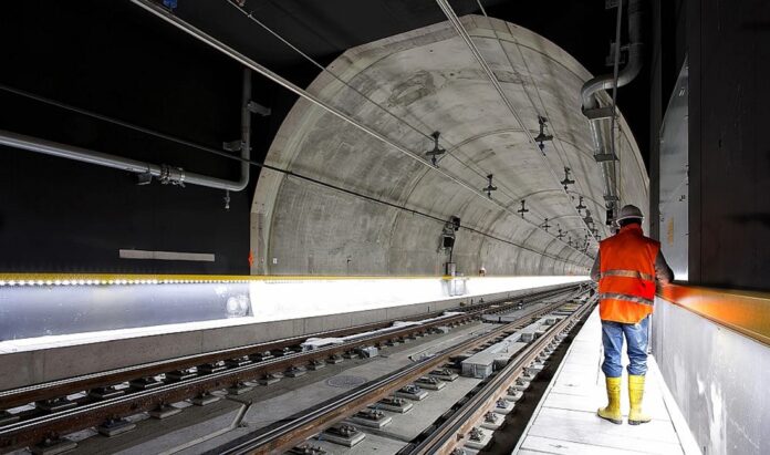 Metro Line 4: Tunnel borers back to Athens