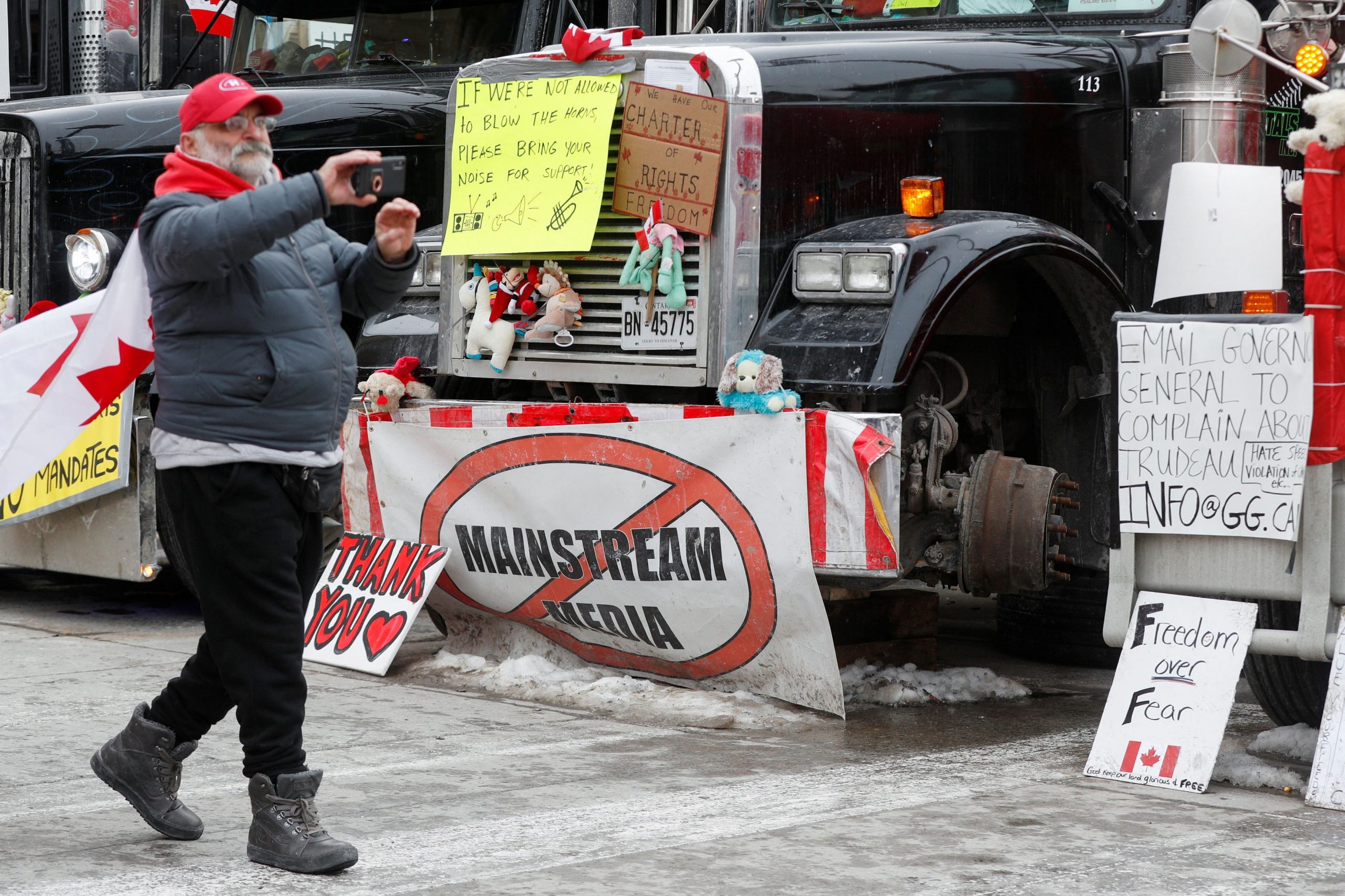 Ford – Toyota: Τα μπλόκα των φορτηγατζήδων στον Καναδά «φρενάρουν» την παραγωγή