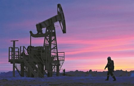 Πετρέλαιο: Πάνω από τα 111 δολάρια – Ουκρανικό και σφιχτή προσφορά δίνουν ώθηση στην τιμή