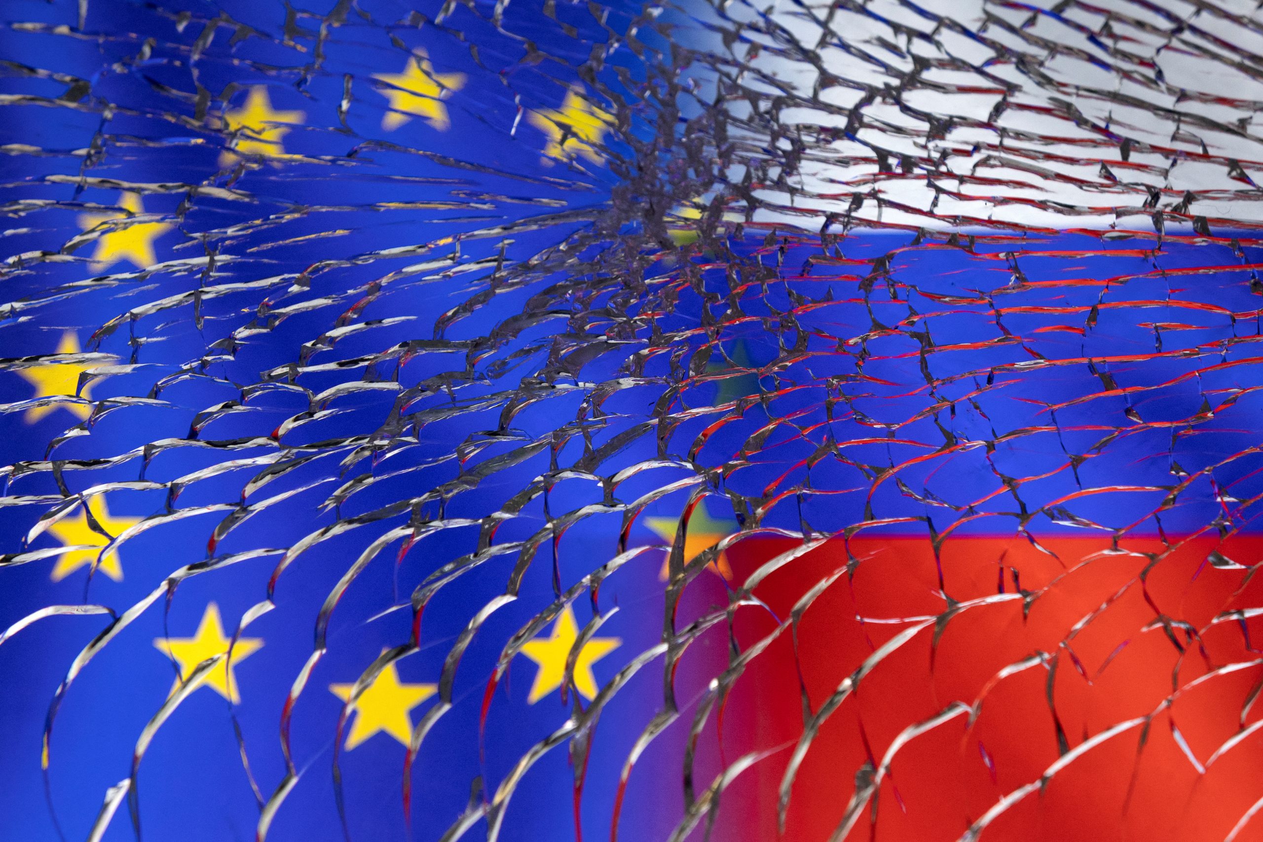 Γιατί η ΕΕ εξακολουθεί να δίνει στη Ρωσία 600 εκατ. ευρώ την ημέρα
