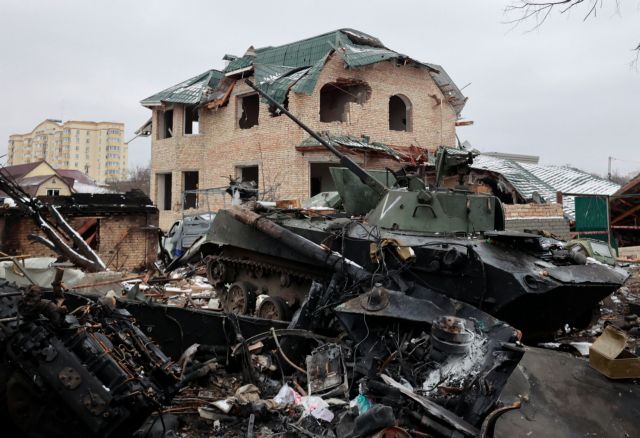 Πόλεμος στην Ουκρανία: Γυναίκες με όπλα κλείστηκαν στο Κίεβο για την μεγάλη πολιορκία