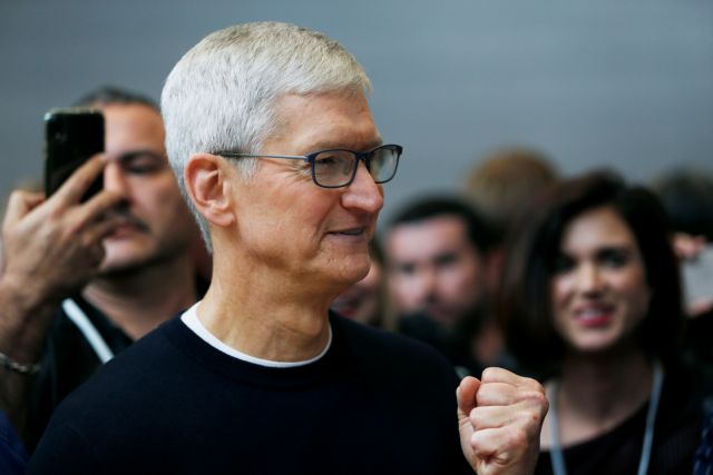 Apple: Μετοχές αξίας 41 εκατ. δολαρίων πούλησε ο Τιμ Κουκ