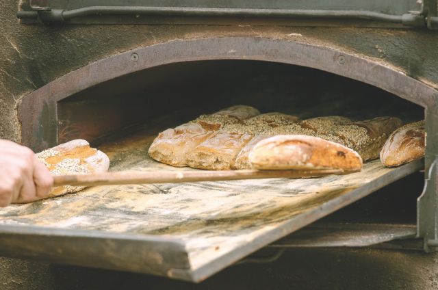 Bread hits over 2 euros per loaf in some areas