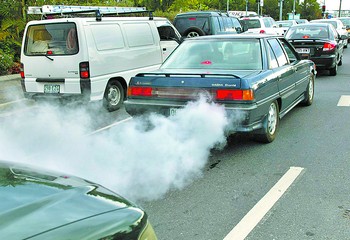 Έρευνα: Οι μισοί Αμερικανοί έγιναν λιγότερο έξυπνοι, εξαιτίας της βενζίνης με μόλυβδο που εισέπνευσαν ως παιδιά τον 20ό αιώνα