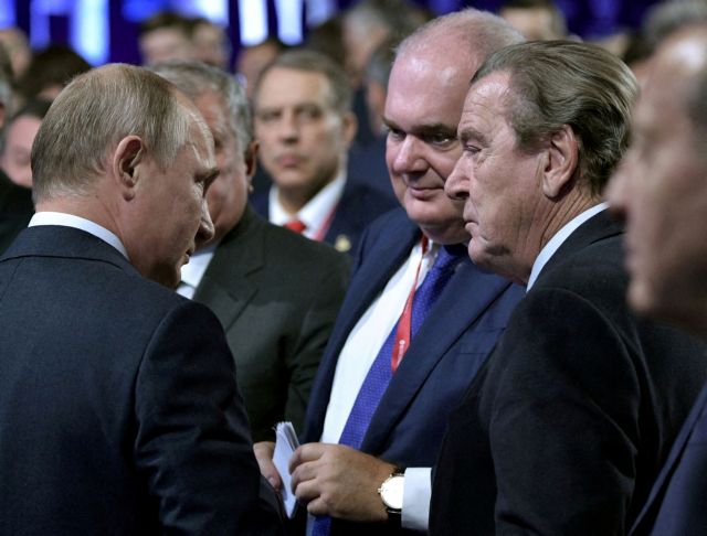 Politico: Συνάντηση Σρέντερ-Πούτιν στη Μόσχα για την Ουκρανία