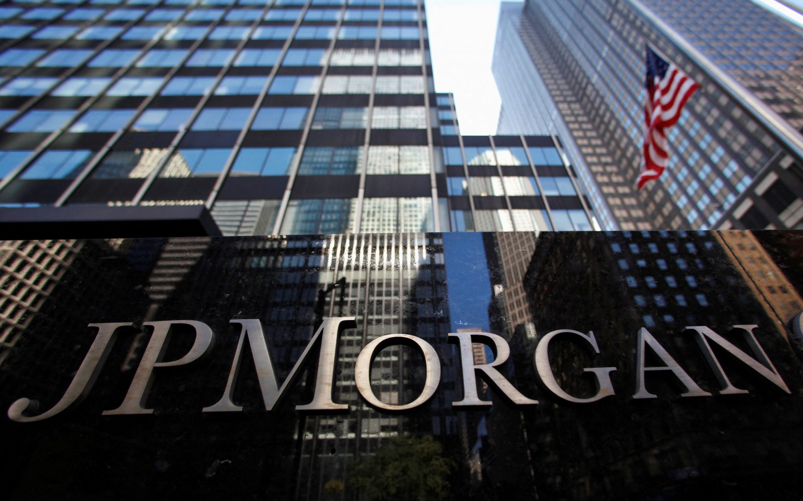 JP Morgan: Μετά τις εκλογές η επενδυτική βαθμίδα