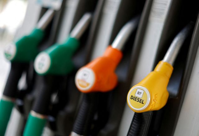 Πιερρακάκης: «Πάνω από 1,5 εκατ. οι αιτήσεις για το Fuel Pass»