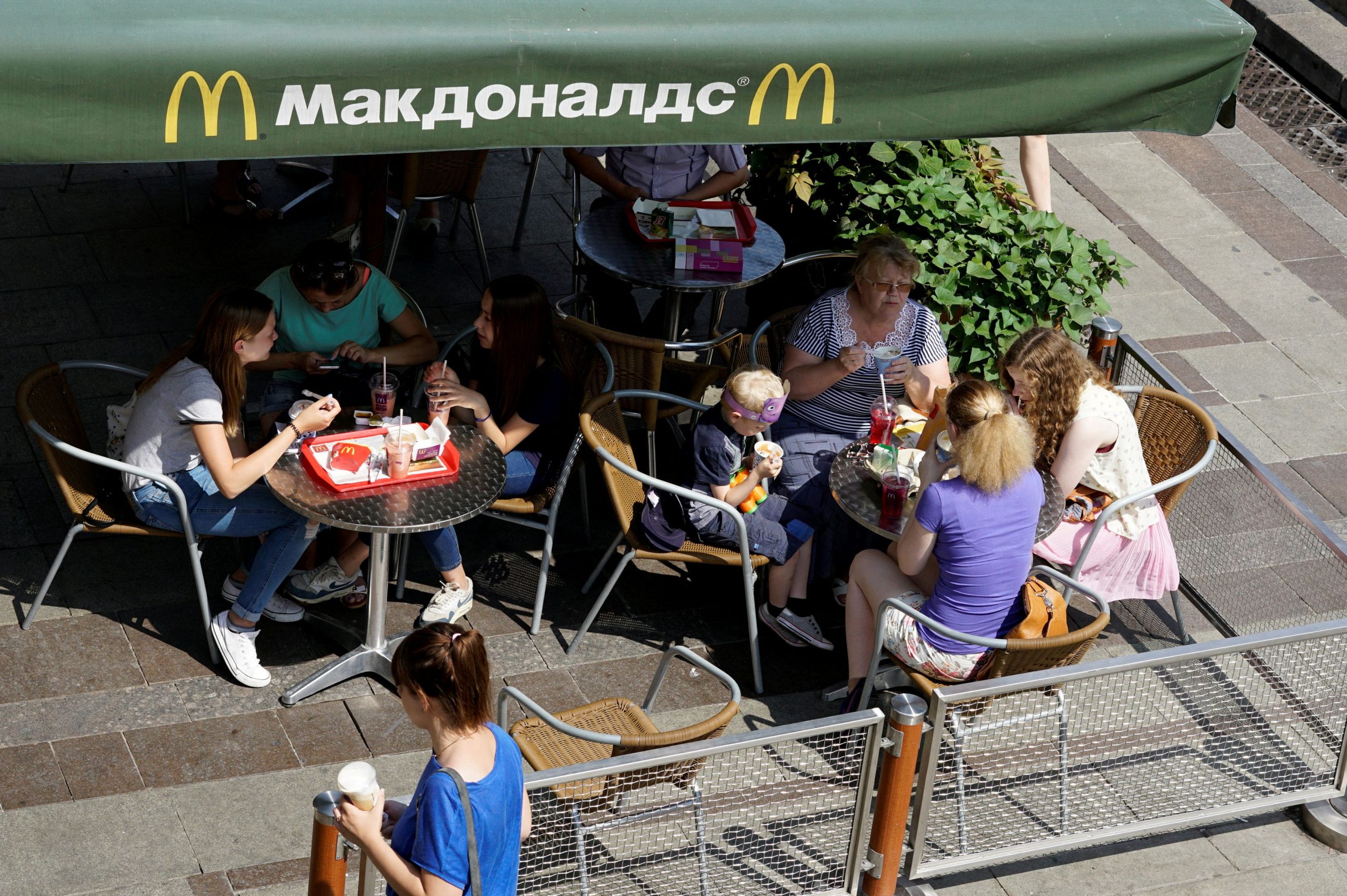 McDonald’s: Σταμάτησαν να σερβίρουν στη Ρωσία