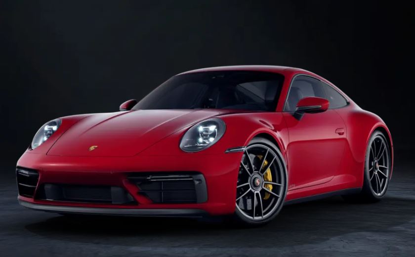 Porsche: Ηλεκτρικά 4 στα 5 οχήματα που θα πουλάει ως το 2030