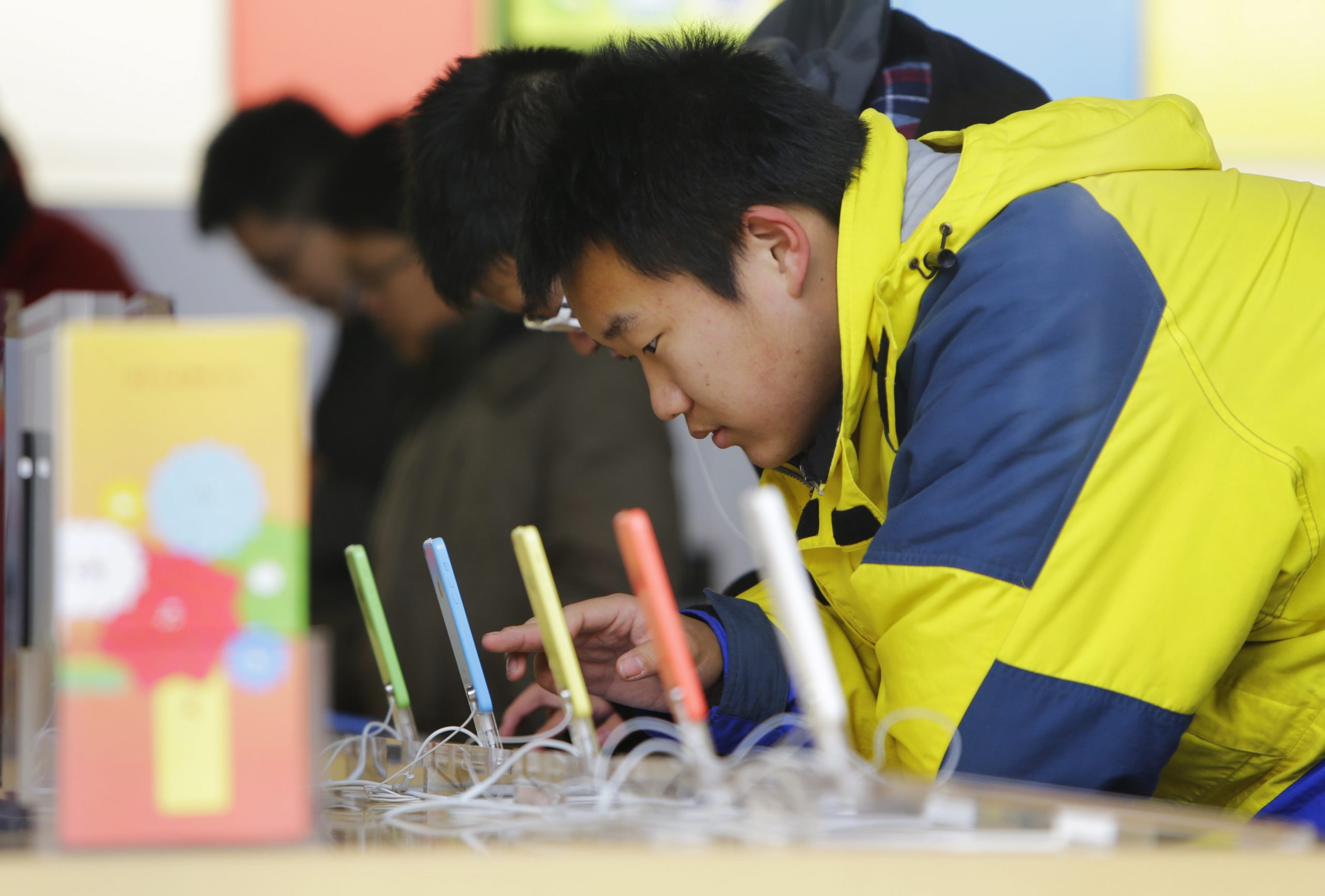 Κίνα: «Βουτιά» 31,8% στις παραδόσεις smartphone τον Φεβρουάριο