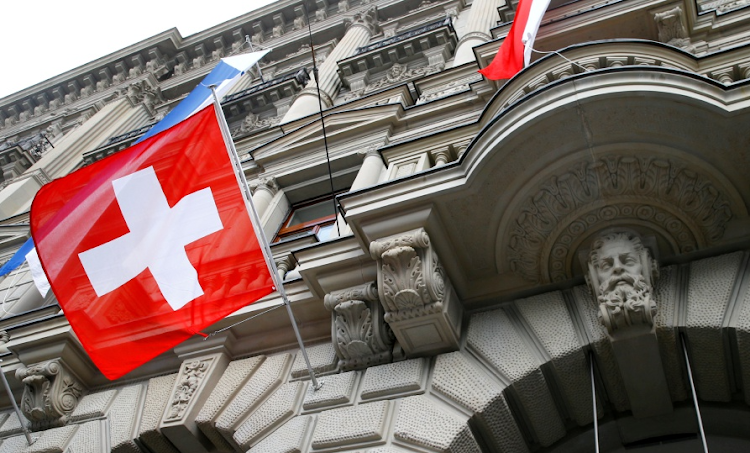 Ελβετία: «Πάγωσε» ρωσικά περιουσιακά στοιχεία 8 δισ. δολ.
