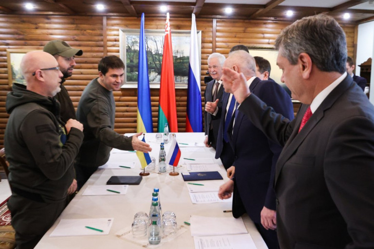 Ουκρανία: «Στα μισά» οι διαπραγματεύσεις για ουδετερότητα και ΝΑΤΟ, λένε οι Ρώσοι