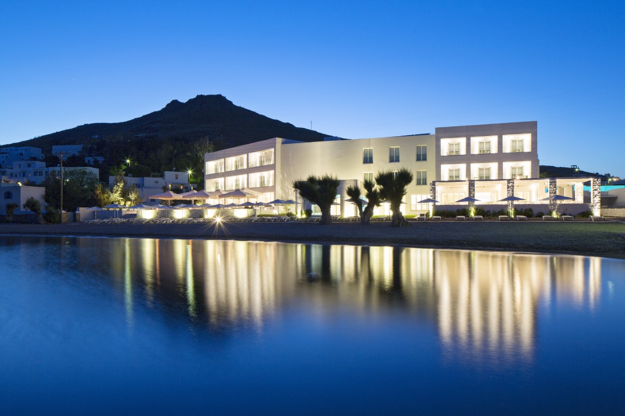 SMERemediumCap: Entered into an acquisition agreement for the Patmos Aktis Suites hotel