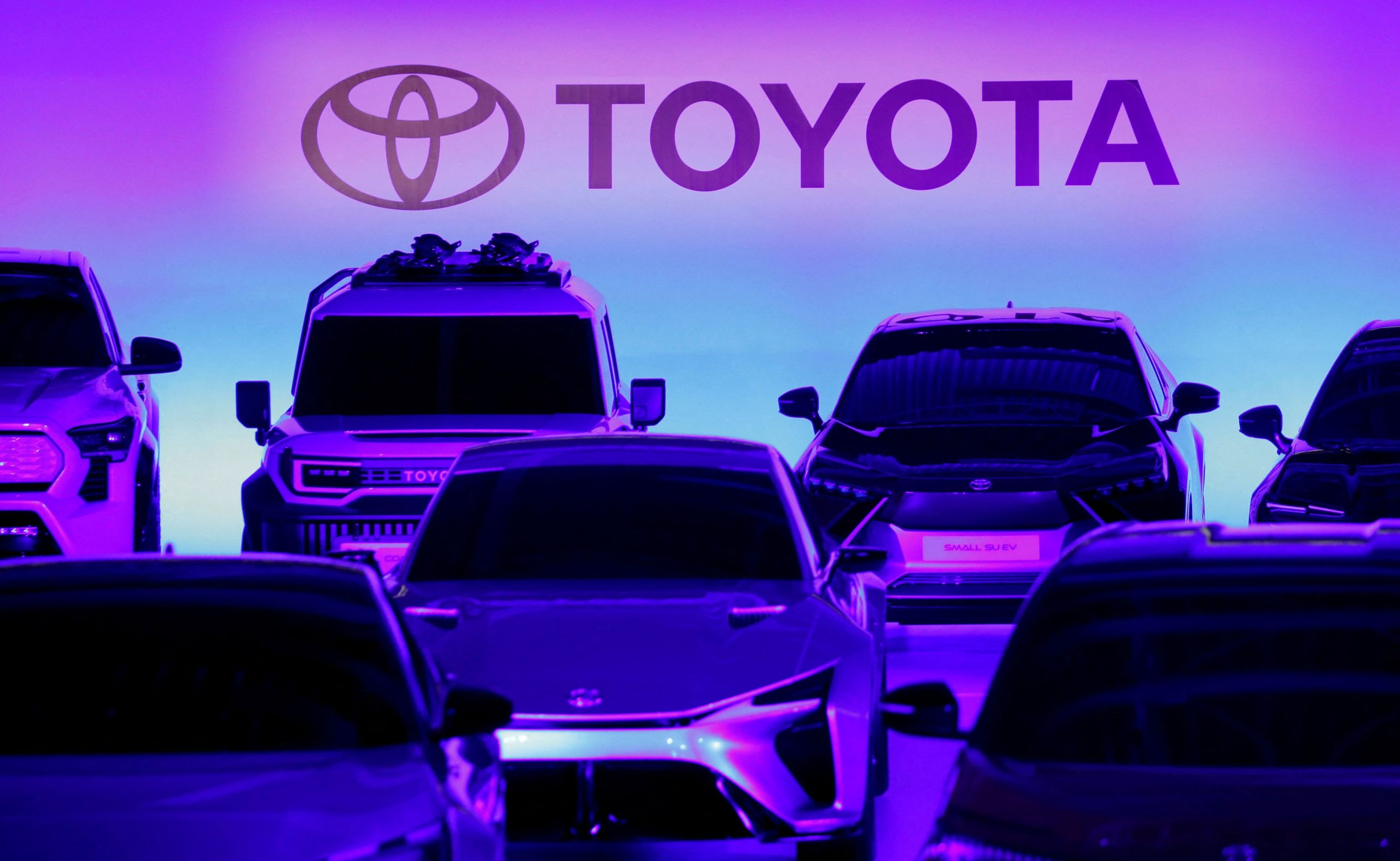 Toyota: Υπερασπίζεται τον τίτλο της αυτοκινητοβιομηχανίας με τις μεγαλύτερες πωλήσεις