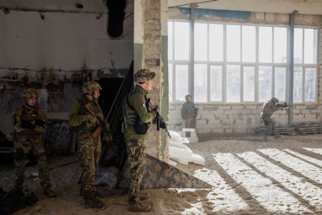 Ουκρανία: Κλιμακώνονται οι επιθέσεις από τους Ρώσους – Σφοδρές μάχες στο Χάρκοβο