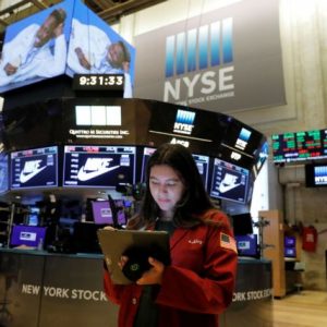 Wall Street: Ώθηση από τις τράπεζες στην έναρξη της εβδομάδας