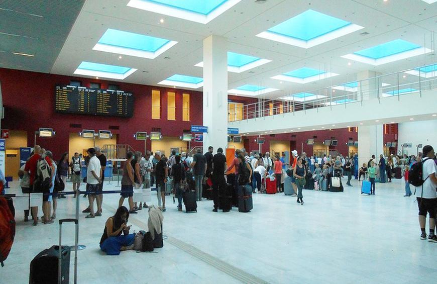 Chania: The first international flights of the new tourist season arrived today at the airport