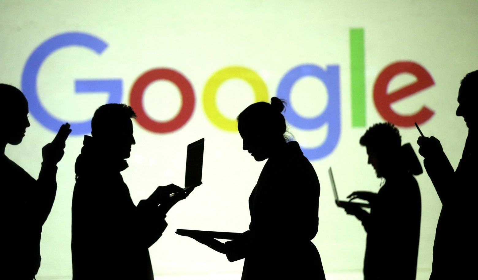 Google: Η μητρική εταιρεία Alphabet ανακοίνωσε 12.000 απολύσεις