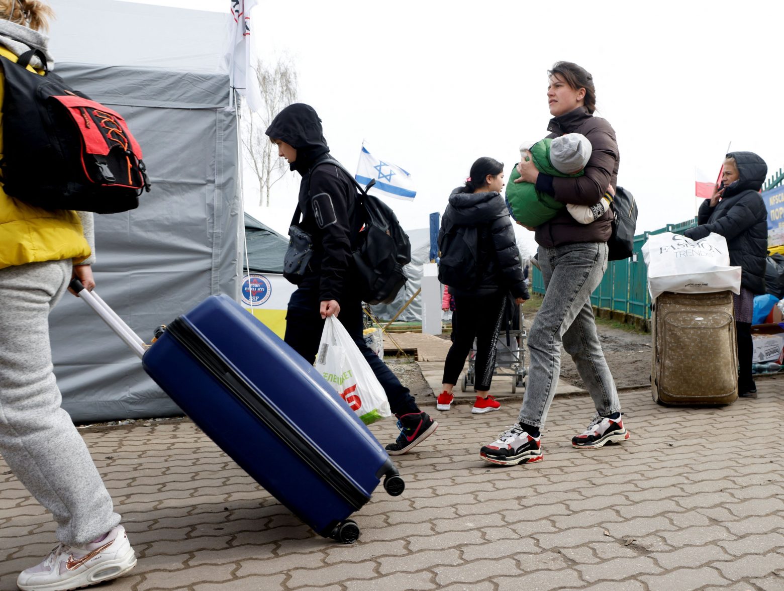 Πολωνία: Περισσότεροι οι Ουκρανοί που γύρισαν στην πατρίδα τους παρά όσοι κατέφυγαν στη χώρα την Κυριακή