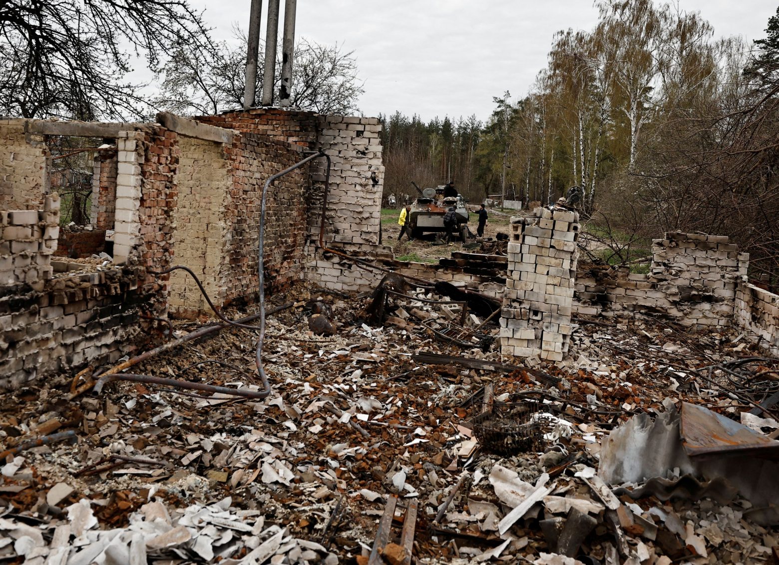 Πόλεμος στην Ουκρανία: Οι Ρώσοι εισέβαλαν στο εργοστάσιο χάλυβα της Μαριούπολης