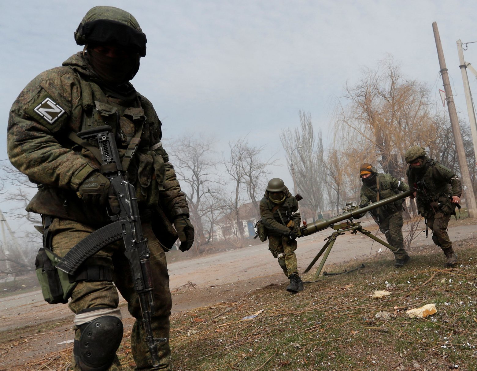 Πόλεμος στην Ουκρανία: Ο Πούτιν ψάχνει να προσλάβει… συμβασιούχους στρατιώτες για το μέτωπο