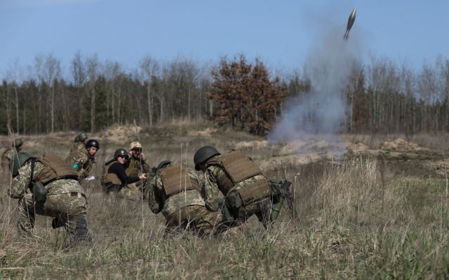 Πόλεμος στην Ουκρανία: Μπαράζ εκρήξεων και Κίεβο και Λβιβ – Εικόνες φρίκης στη Μαριούπολη