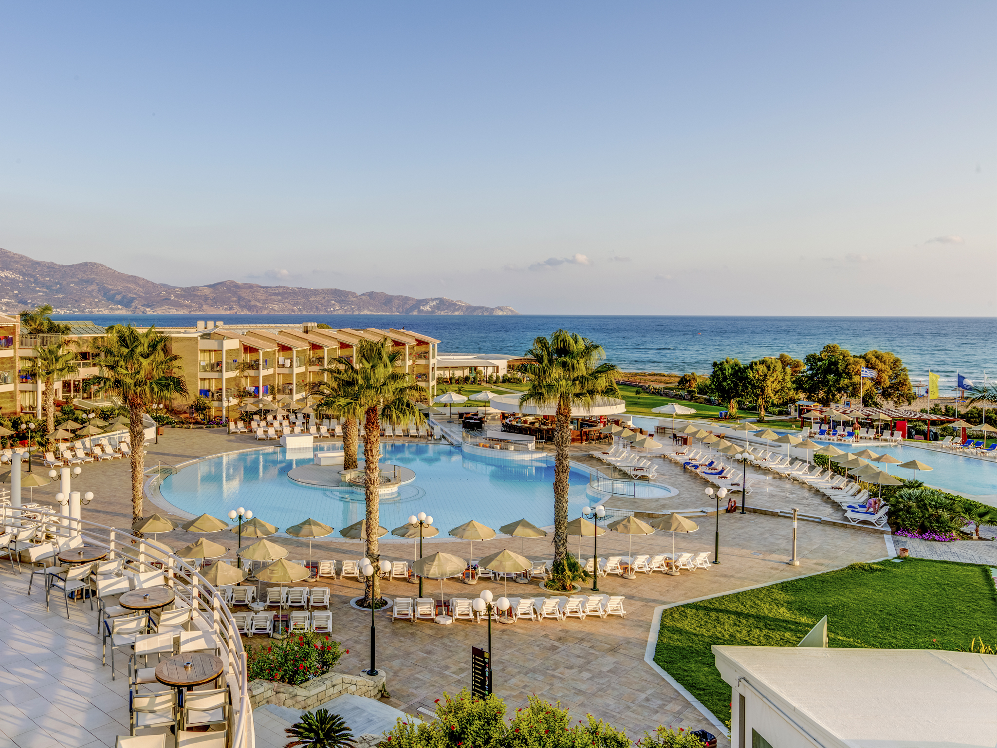 Metaxas Hospitality Group: All 3 hotels in Crete and Santorini to open