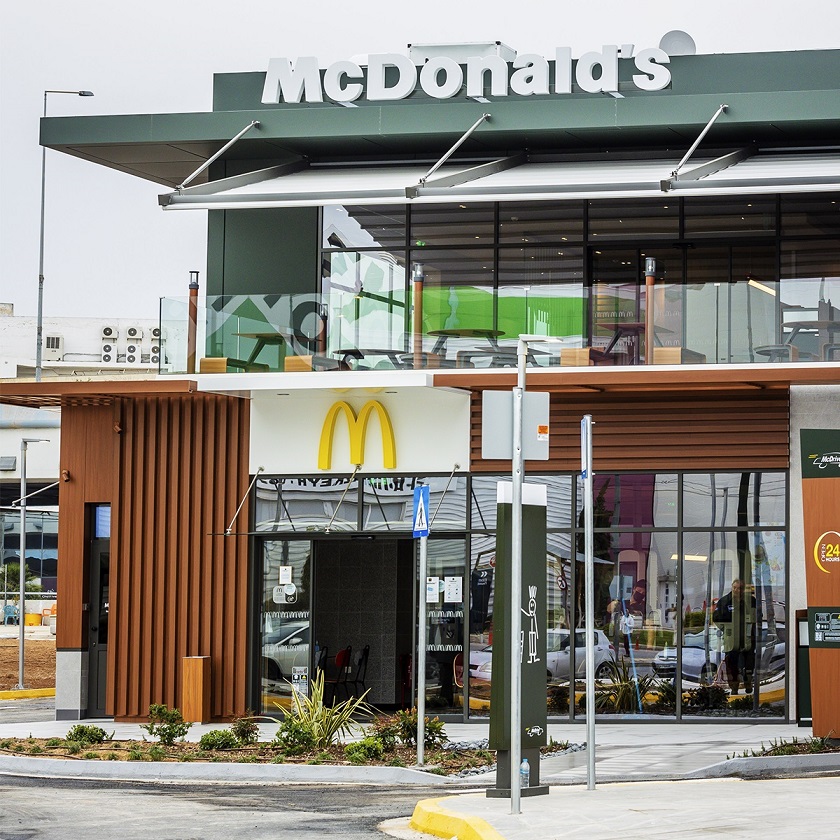 McDonald’s: Το νέο κέντρο logistics των 4.000 τ.μ στον Ασπρόπυργο και η συνεργασία με efood και Wolt