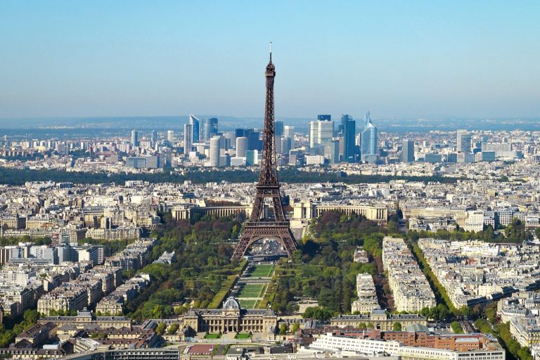 Γαλλία: Σχέδιο για πιο προσιτές κατοικίες στο Παρίσι