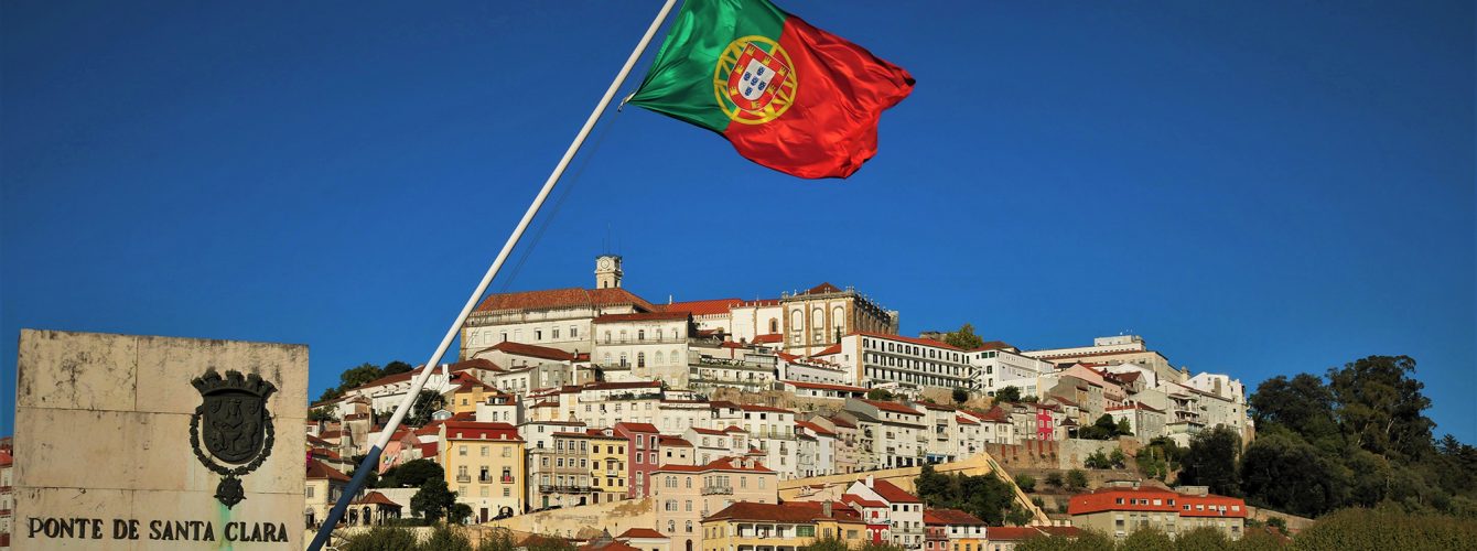 S&P: Αναβαθμίζεται σε “A-” η αξιολόγηση της Πορτογαλίας