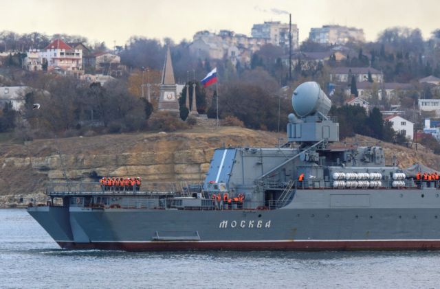 Πόλεμος στην Ουκρανία: Θρίλερ με τη ρωσική ναυαρχίδα στη Μαύρη Θάλασσα – Πώς αλλάζει τα σχέδια της Ρωσίας
