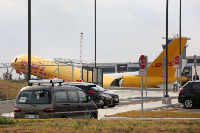 Αεροσκάφος της DHL κόβεται στα δύο κατά την προσγείωση [Video]